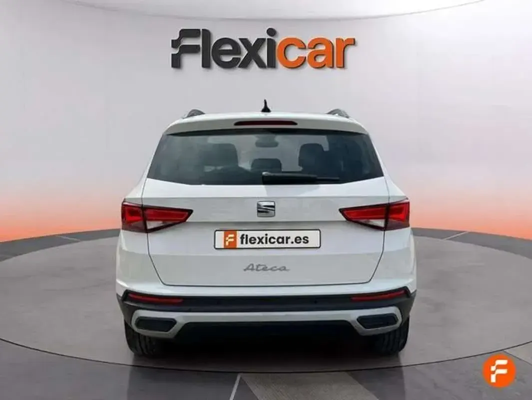 Usado Seat Ateca Style 150 CV (110 kW) 2023 Blanco SUV