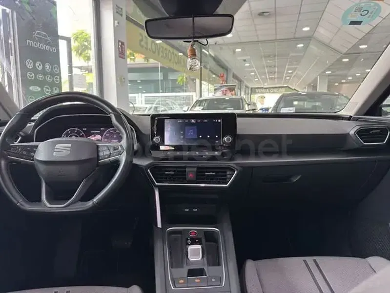 Usado Seat Leon Style 150 CV (110 kW) 2022 Blanco Berlina
