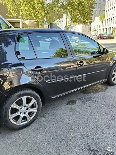 Usado VW Golf V Sportline 140 CV (102 kW) 2007 Negro Berlina