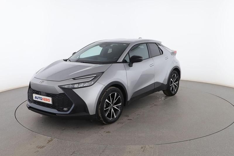 Gris Usado 2024 Toyota C-HR Advance SUV | 29.999 € (Un poco caro) - Imagen 1/4