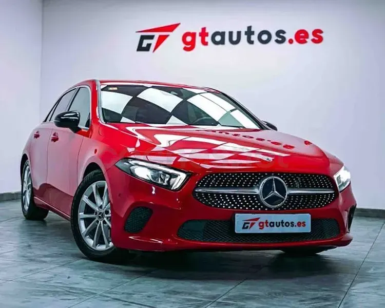 Usado Mercedes A180 109 CV (80 kW) 2018 Rojo Berlina