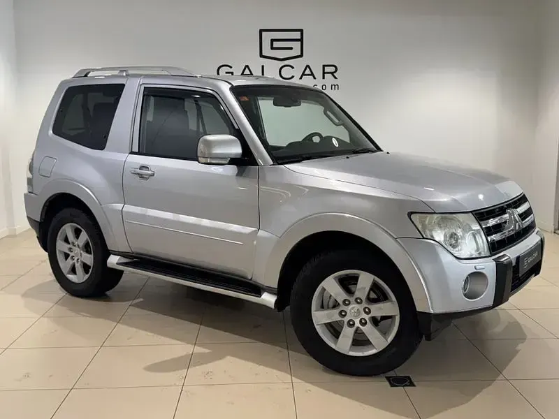 Usado Mitsubishi Montero Intense 160 CV (117 kW) 2008 Gris / plata SUV