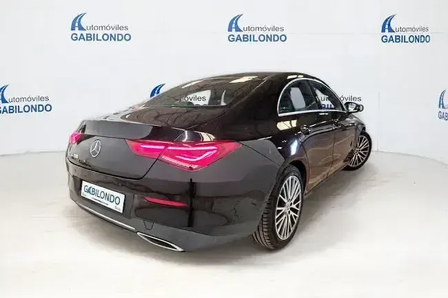 Usado Mercedes CLA200 163 CV (119 kW) 2020 Negro Coupe