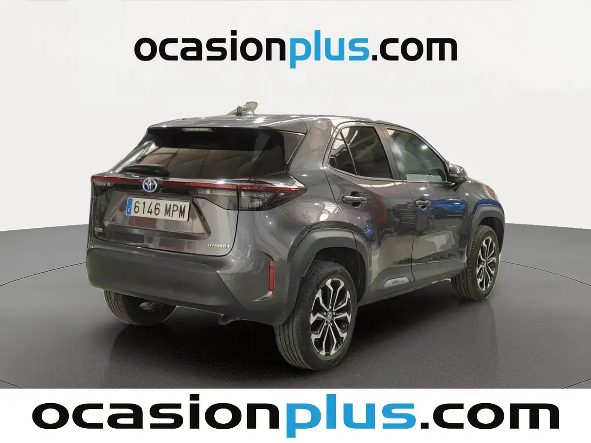 Usado Toyota Yaris Cross Active 116 CV (85 kW) 2024 Gris SUV
