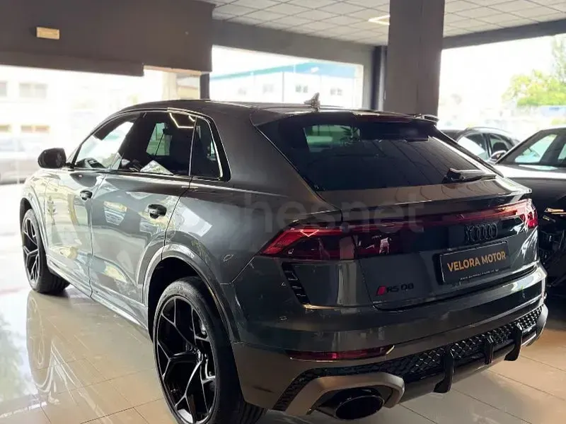 Nuevo Audi Q8 Performance 640 CV (470 kW) 2026 Gris / plata SUV
