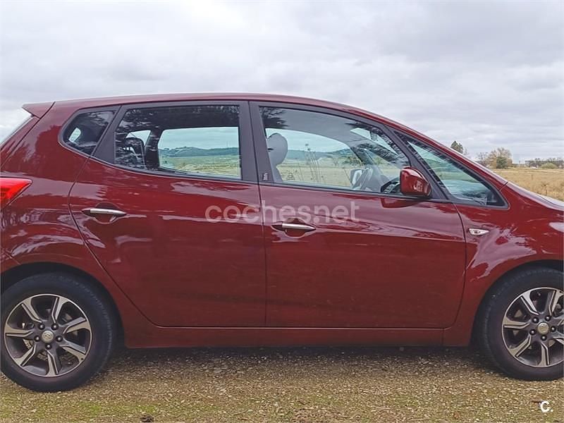 Usado Hyundai ix20 90 CV (66 kW) 2017 Granate Utilitario