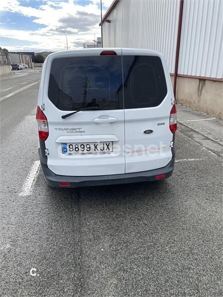 Usado Ford Tourneo Courier Trend 100 CV (73 kW) 2018 Blanco Monovolumen