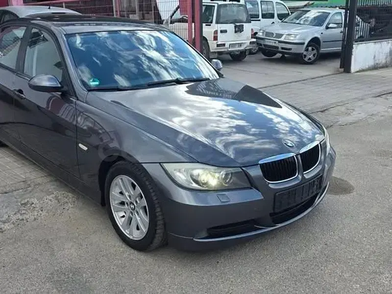 Usado BMW 318 143 CV (105 kW) 2008 Gris / plata Berlina