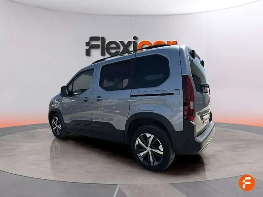 Usado Peugeot Rifter GTi 102 CV (75 kW) 2023 Gris Monovolumen