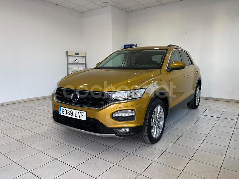 Usado VW T-Roc Advance 115 CV (84 kW) 2022 Amarillo SUV