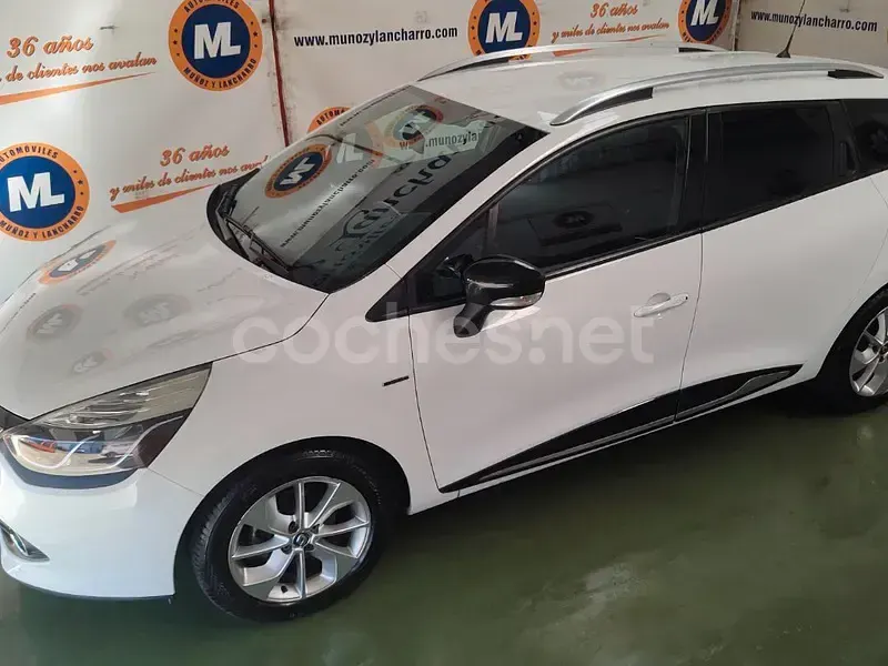 Usado Renault Clio LIMITED 75 CV (55 kW) 2016 Blanco Familiar