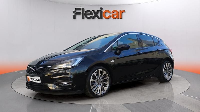 Usado Opel Astra Elegance 145 HP (106 kW) 2019 Preto Citadino