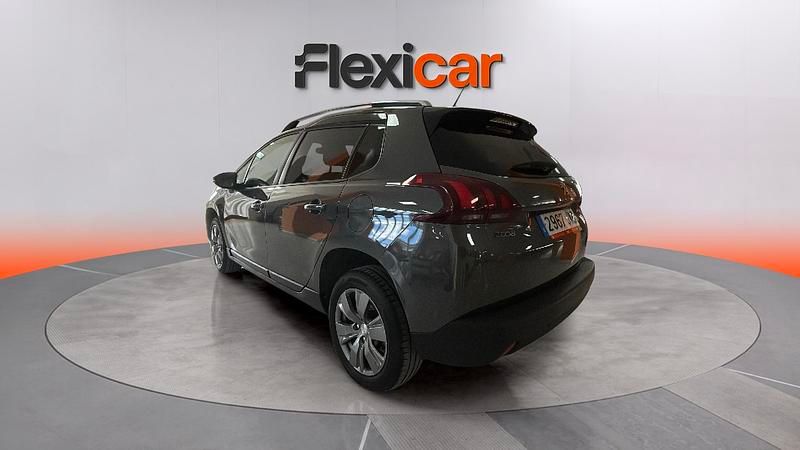 Usado Peugeot 2008 Allure 100 CV (73 kW) 2017 Gris SUV