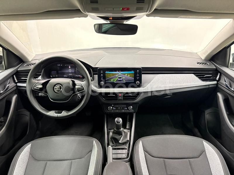 Usado Skoda Scala Selection 115 CV (84 kW) 2025 Gris / plata Utilitario