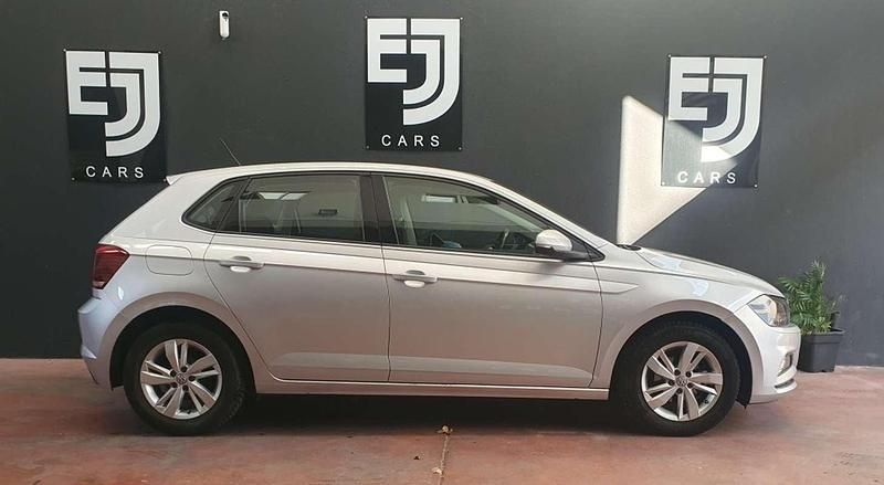 Usado VW Polo Advance 80 CV (58 kW) 2019 Gris Utilitario