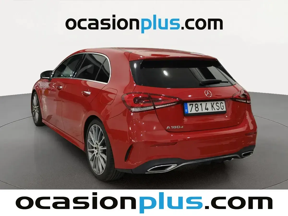 Usado Mercedes A180 116 CV (85 kW) 2018 Rojo Berlina