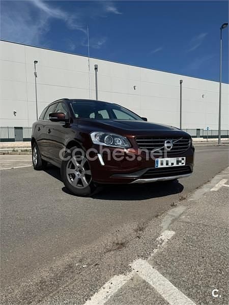Usado Volvo XC60 Momentum 136 CV (100 kW) 2014 Marrón SUV