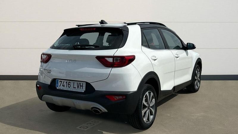 Usado Kia Stonic 120 CV (88 kW) 2021 Blanco SUV
