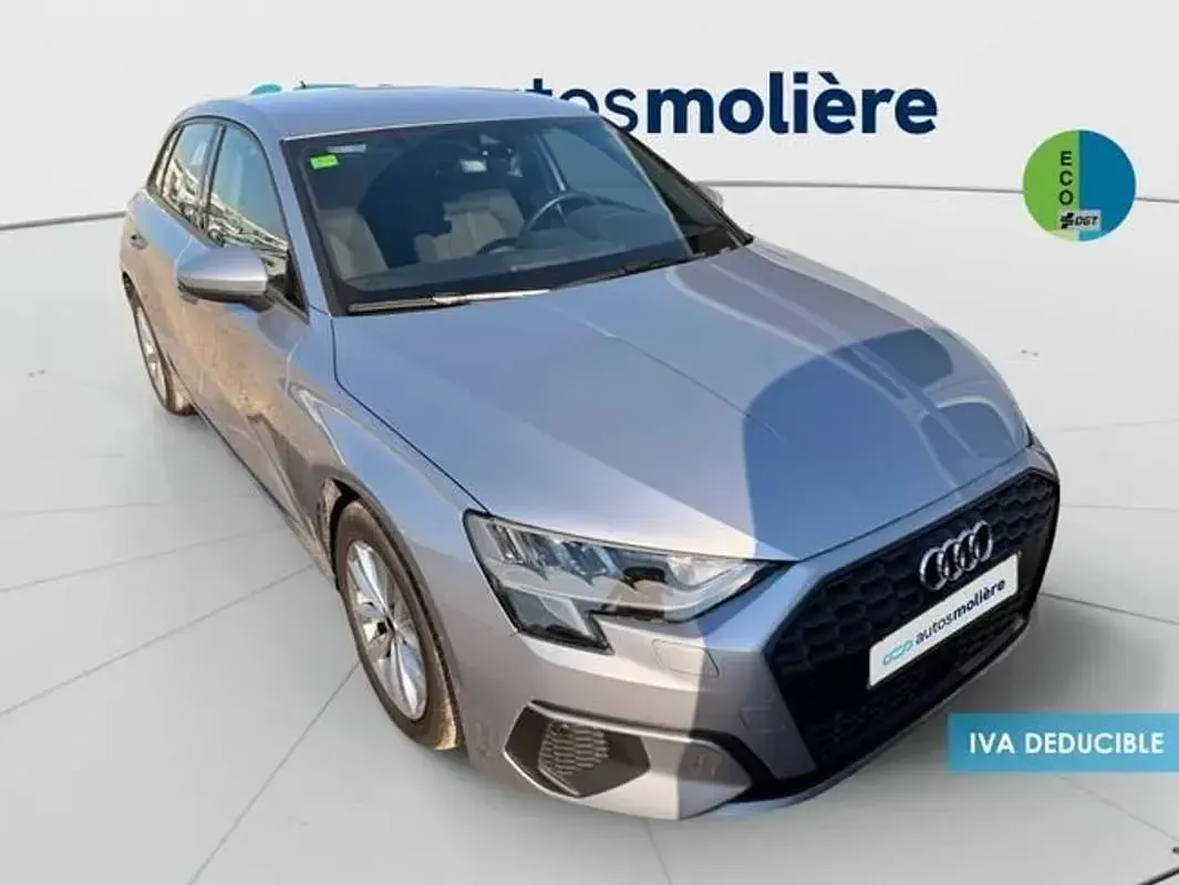 Usado Audi A3 110 CV (80 kW) 2022 Gris Berlina