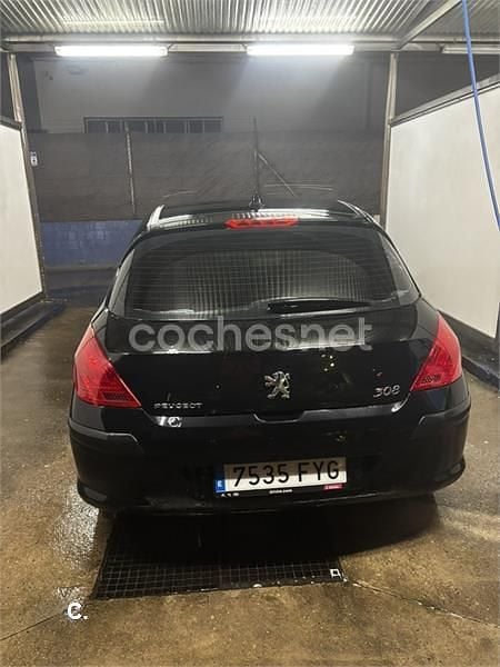 Usado Peugeot 308 110 CV (80 kW) 2007 Negro Utilitario