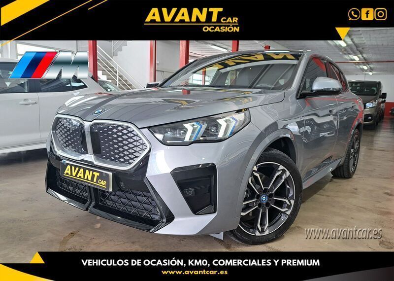 Gris Usado 2024 BMW iX2 M Sport SUV | 38.900 € - Imagen 1/4