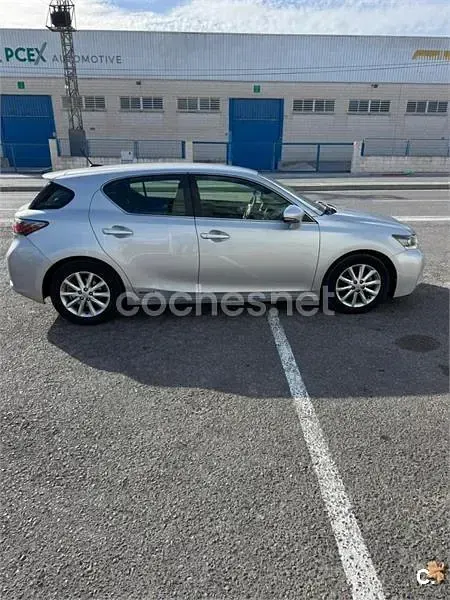 Usado Lexus CT200h 136 CV (100 kW) 2011 Gris / plata Berlina