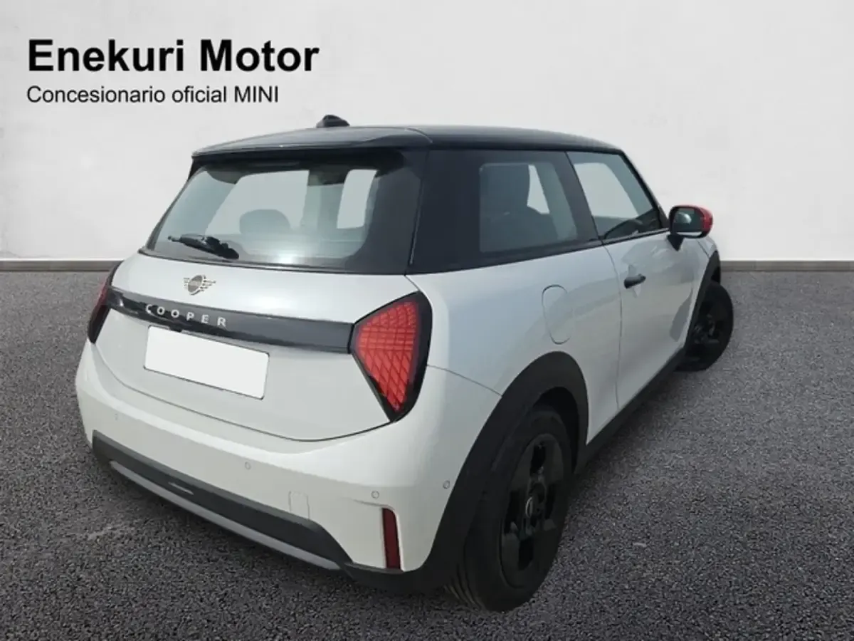 Usado Mini Cooper Essential 156 CV (114 kW) 2024 Blanco Utilitario