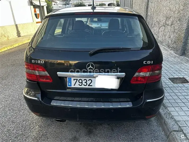 Usado Mercedes B180 Sport Edition 109 CV (80 kW) 2009 Negro Monovolumen