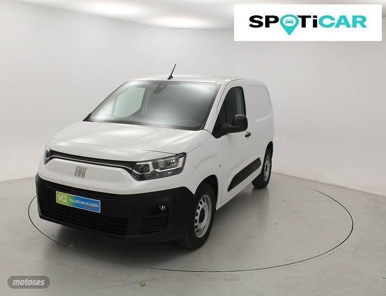 Usado Fiat Doblò 100 kW (136 CV) 2023 Blanco Monovolumen