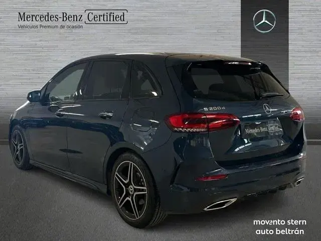 Usado Mercedes B200 AMG line 150 CV (110 kW) 2022 Azul Utilitario