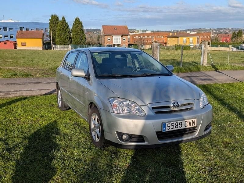 Usado Toyota Corolla Sol 116 CV (85 kW) 2004 Gris / plata Berlina