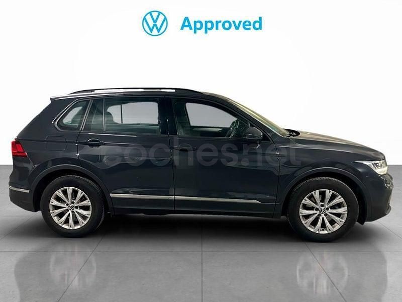 Usado VW Tiguan 122 CV (89 kW) 2022 Gris / plata SUV