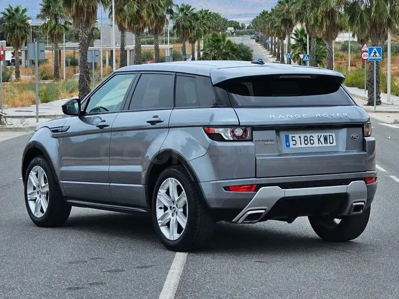 Usado Land Rover Range Rover evoque Dynamic 190 CV (139 kW) 2015 Gris / plata SUV