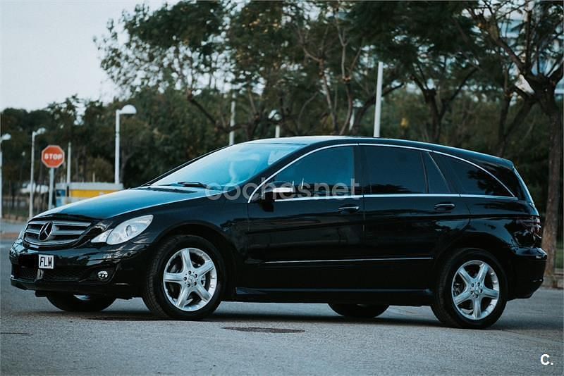Usado Mercedes R350 272 CV (200 kW) 2007 Negro Monovolumen