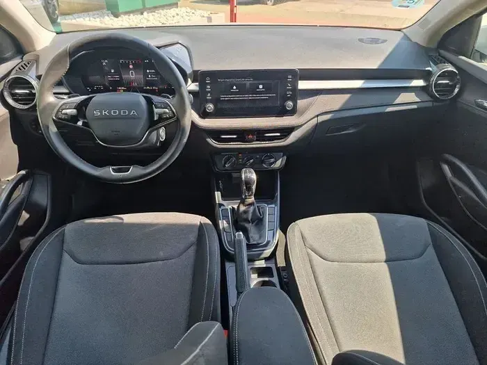 Usado Skoda Fabia Selection 115 CV (84 kW) 2025 Blanco Utilitario