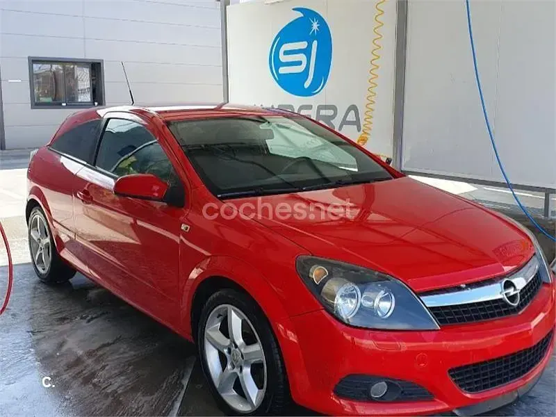 Usado Opel Astra GTC Sport 120 CV (88 kW) 2007 Rojo Berlina