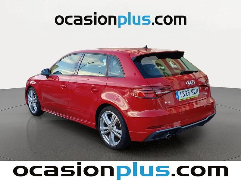 Usado Audi A3 Sportback S-Line 116 CV (85 kW) 2019 Rojo Utilitario