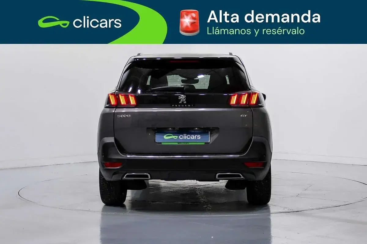 Usado Peugeot 5008 GT 131 CV (96 kW) 2023 Gris SUV
