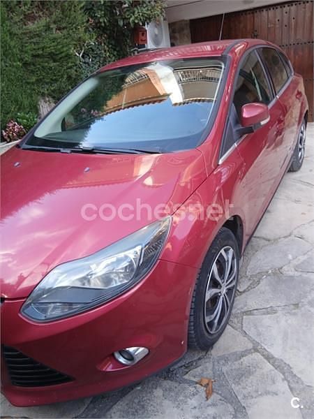Rojo Usado 2014 Ford Focus Trend Familiar | 6300 € (Precio justo) - Imagen 1/4