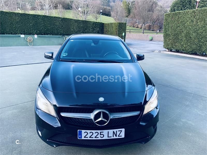 Usado Mercedes CLA220 Shooting Brake 177 CV (130 kW) 2015 Negro Familiar