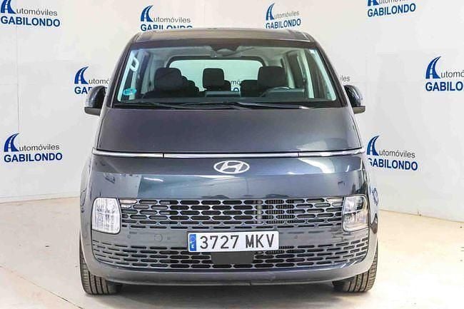 Usado Hyundai Staria 177 CV (130 kW) 2023 Gris Monovolumen