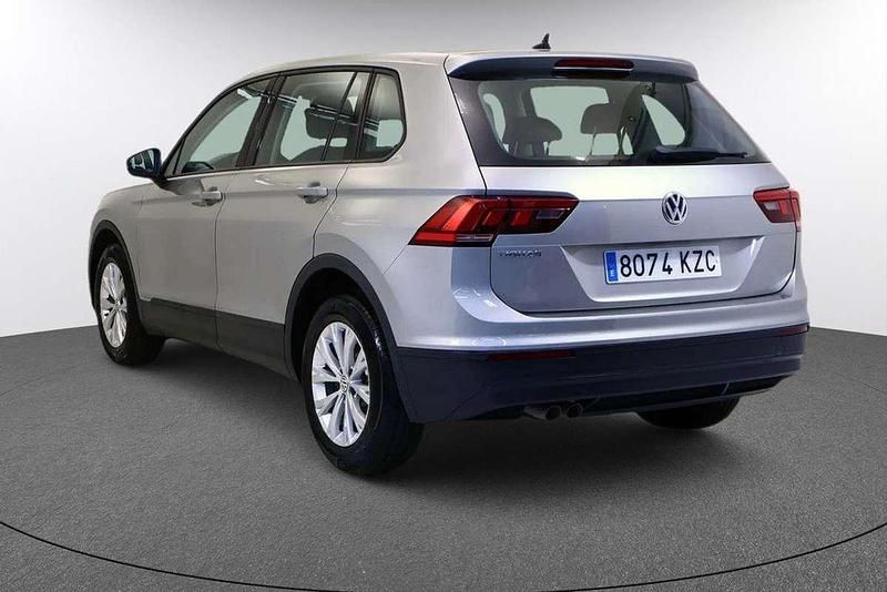 Usado VW Tiguan Edition 150 CV (110 kW) 2019 Plateado SUV