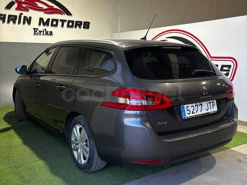 Usado Peugeot 308 Style 120 CV (88 kW) 2016 Gris / plata Berlina