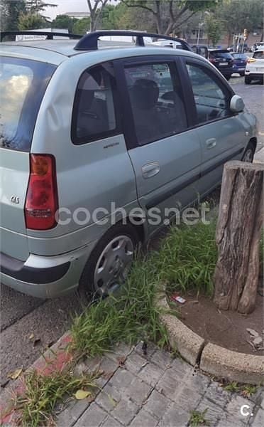 Usado Hyundai Matrix GLS 103 CV (75 kW) 2004 Azul Monovolumen