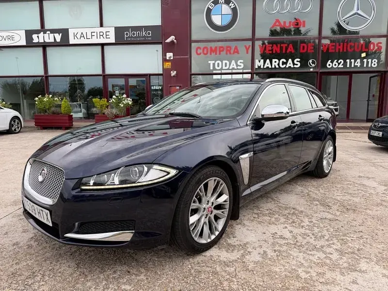 Usado Jaguar XF Premium Luxury 275 CV (202 kW) 2014 Azul Familiar