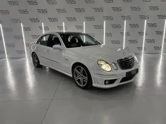 Usado Mercedes E63 AMG AMG 514 CV (378 kW) 2006 Blanco Berlina
