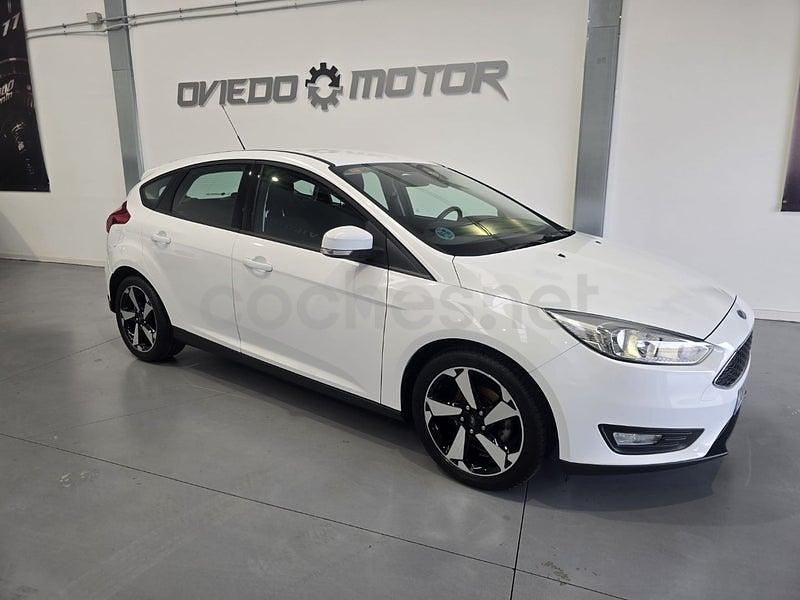 Usado Ford Focus Trend 120 CV (88 kW) 2016 Blanco Berlina