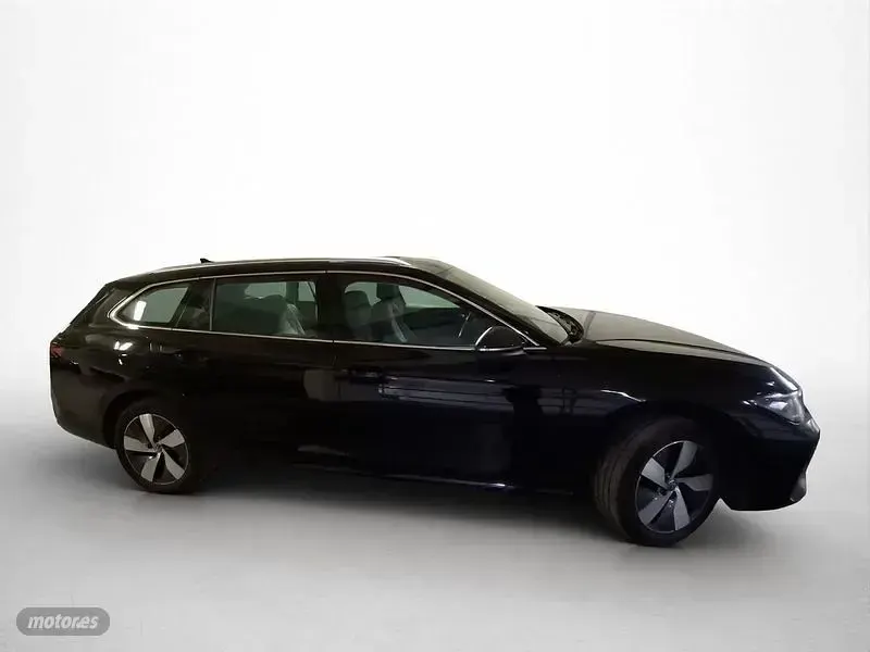 Usado VW Passat Business 150 CV (110 kW) 2024 Negro Familiar
