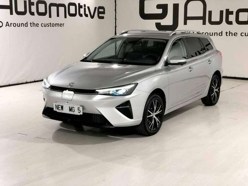 Plateado Usado 2023 MG MG5 EV Long Range Luxury Familiar | 32.900 € - Imagen 1/4