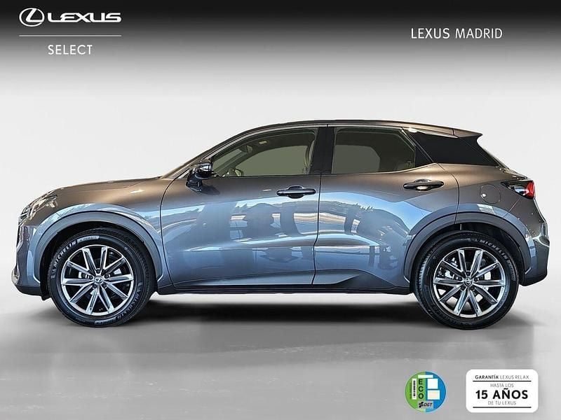 Usado Lexus LBX 136 CV (100 kW) 2025 Gris SUV